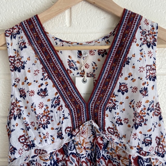 NWT; Lucky Brand floral blouse - Picture 3 of 8
